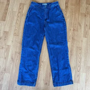 Abercrombie & Fitch Curve Love High Rise Loose Jean Size 26 Short thumbnail 3