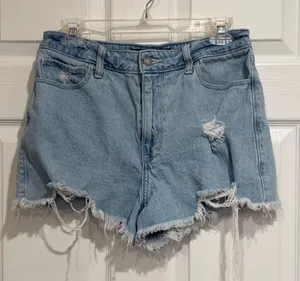 Hollister Ultra High-Rise‎ Mom Shorts Light Wash Distressed Denim W28 Size 6 thumbnail 1