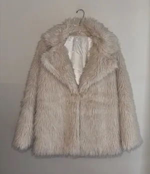 Simplee Cream Color Faux Fur Coat Size‎ Medium thumbnail 1