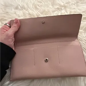 Kate Spade Cameron Street Harling Tri-Fold Wallet light pink EUC thumbnail 6