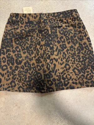 Leopard thumbnail 3