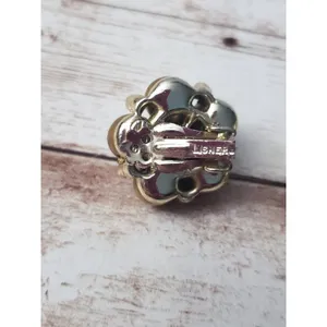 Vintage Lisner Clip On Earrings thumbnail 7