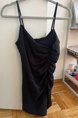 Black Dress thumbnail 2