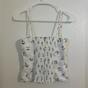 Reformation tank thumbnail 2