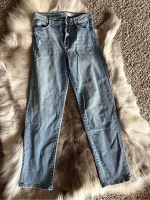 Women's straight leg Jeans Hidden thumbnail 1
