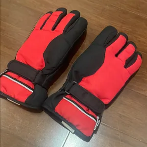 Thinsulate Red and Black Winter Gloves thumbnail 1