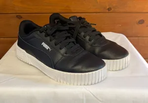 Puma retro Carina 2.0 Women's Sneakers Sz 7 Black/White thumbnail 1