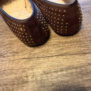 UGG Studded Suede Flats Brown Shearling Lined Loafers Size 6 thumbnail 4