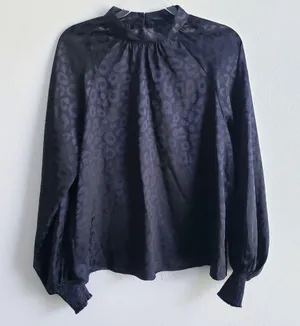 VICI Leopard Long Sleeve Keyhole Blouse thumbnail 1