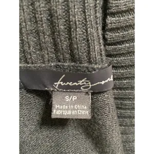 womens cardigan thumbnail 6