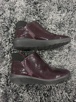 🌺Clarks Kayleigh Burgundy Faux Leather Bootie Size 9.5🌺 thumbnail 3