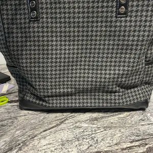 Thirty-One Gray and Black Houndstooth Tote Bag thumbnail 4