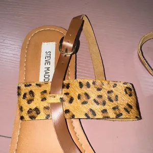 Steve Madden Finale Size 9 Leopard print Sandal thumbnail 3