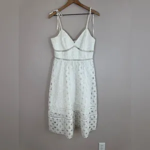 Bardot Botanical White Lace Midi Dress in Ivory size 8 Medium $139 Revolve Bride thumbnail 4