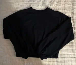 SO A Black Cropped Crewneck thumbnail 1