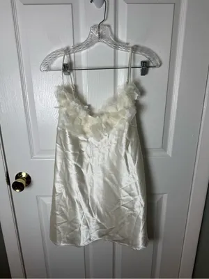 Elliatt Katalina 3D Floral Appliqué Mini Dress in Ivory S thumbnail 2