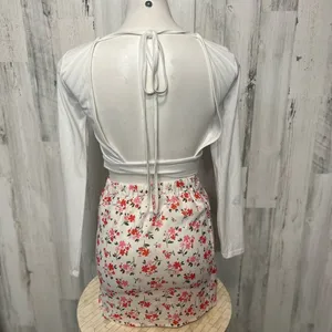 White Open-Back Long Sleeve Crop Top & Floral Mini Skirt Set – Size Small thumbnail 6