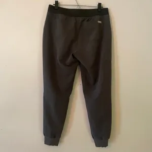 FIGS Charcoal Gray Zamora Jogger Scrub Pants Uniform Women's size Small Petite thumbnail 5