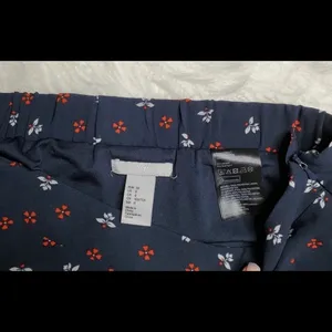 H&M Mistletoe Print Skirt‎ thumbnail 6