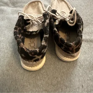 Hey Dude Britt shoes in cream cheetah size 8 thumbnail 4