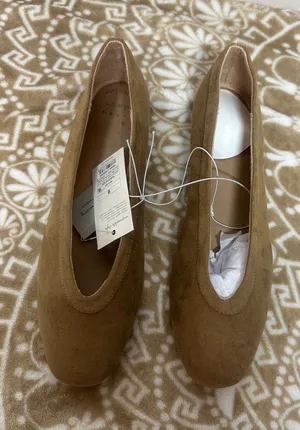a new day Suede Ballet Flats in Brown thumbnail 1