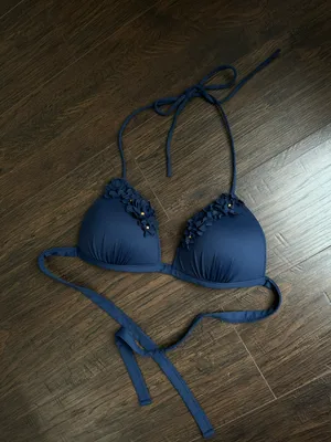 Bikini Top Flower thumbnail 1