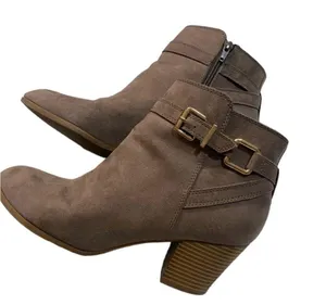 Beige Tan Heeled Booties Buckle Design Women’s Shoe Size 10 Suede Boots! thumbnail 7