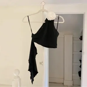 Lovers and Friends Cordelia Rosette One Shoulder Top Black & White Size XS $128 thumbnail 9