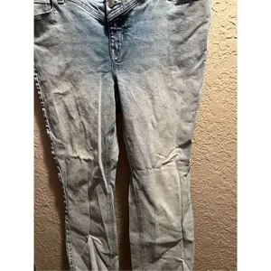 m Jeans By Maurices Light Colored Mid-Rise Kick Boot Ankle Jeans Woman’s Size 16 thumbnail 3