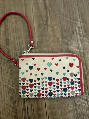 Fossil Leather Wristlet Wallet w/Red & Green Hearts thumbnail 2