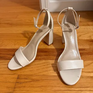Bird Grey Almond Bridesmaid Heels Size 5.5 thumbnail 1
