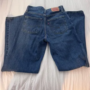 Levi’s 94 Baggy Women’s Jeans Mid-Rise Straight thumbnail 3