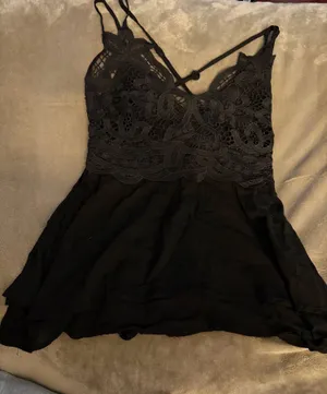 Black lace tank top Listicle thumbnail 1