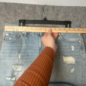 Gap Denim Woman Size 30(US 10) light wash Distressed Mini‎ Denim Skirt thumbnail 5