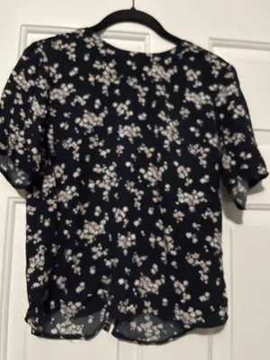 Black Back Button Top thumbnail 1