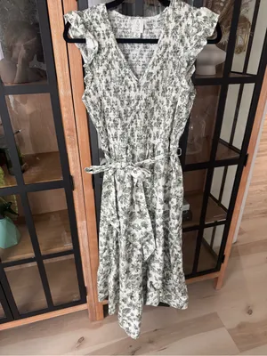Joie floral cotton Maxi dress smocked midi short sleeve ruffle pockets tie waist thumbnail 7