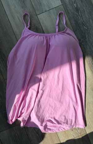 Pink flowy tank top with built in bra thumbnail 1