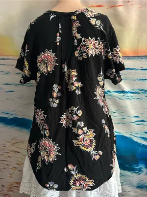 Old Navy Women’s Floral Print V-Neck Women's Top Blouse Black MD thumbnail 2