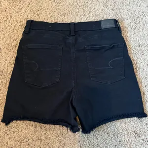 American Eagle Outfitters Curvy Hi-Rise Shortie Black Jean Shorts size 10 thumbnail 2
