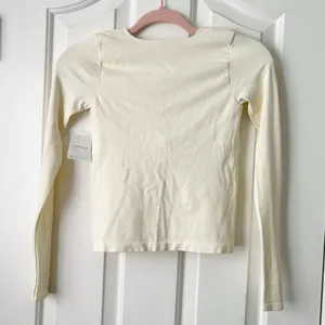 NWT Clean Lines Voop Top XS/S thumbnail 5