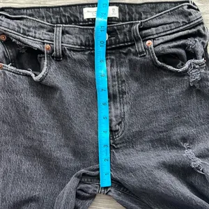 Abercrombie & Fitch - 90's Straight Ultra High Rise Size 28/6R Black Denim thumbnail 4