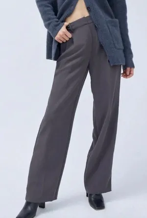 Aritzia Wilfred the Effortless Pant Crepette in Elegant Charcoal thumbnail 1