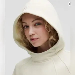 Lululemon Scuba Oversized Side-Slit Hoodie Size XS/S‎ in BONE Cream thumbnail 3