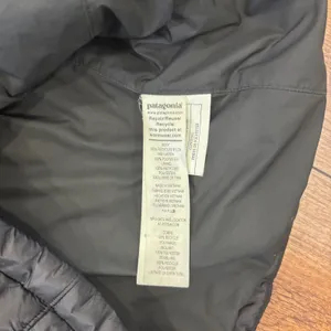 PATAGONIA US Women’s Small Black Radalie Insulated Parka Coat Jacket MSRP $199 thumbnail 4