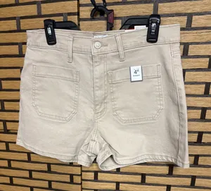 Time and tru khaki patch pocket shorts size 10 Tan thumbnail 1