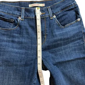 LEVIS Bermuda Shorts. Mid Rise. Slim Through Hip and Thigh. thumbnail 6