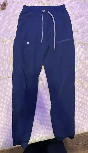 Fabletics Scrub Set thumbnail 1