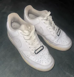 White Nike Shoes thumbnail 2