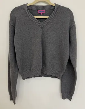 Edikted Charcoal Gray V-Neck Sweater Women’s Size M/L thumbnail 1