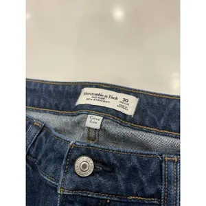 Abercrombie & Fitch Curve Love 90s Mid Rise Straight Jeans Womens 30 Blue Denim thumbnail 4
